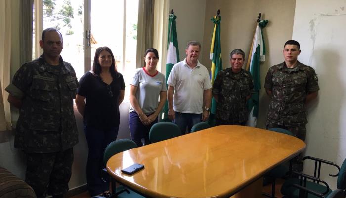 Rio Bonito - Comitiva do 13º BIB visita a Junta Militar